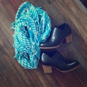 Patterned Fringe Scarf